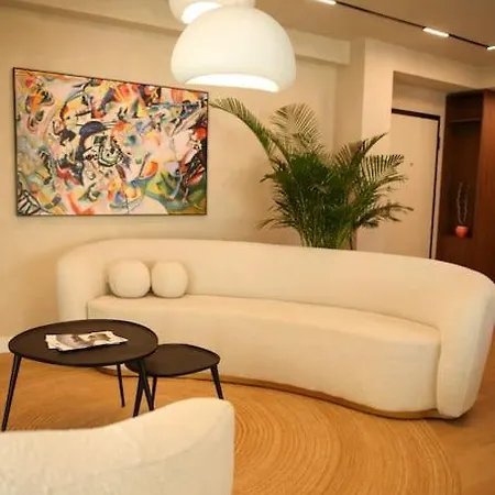 Apartamento Penthouse Lebada Lake Bucareste