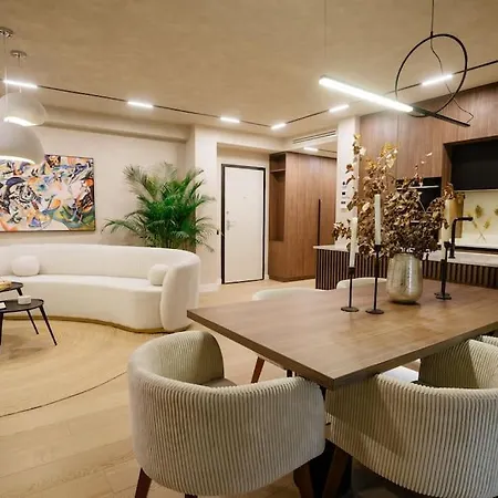 Penthouse Lebada Lake Apartment *