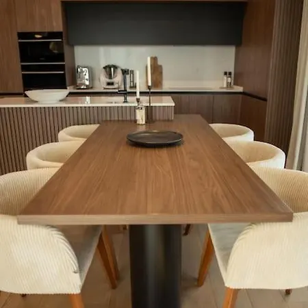 Penthouse Lebada Lake Apartment Bucharest