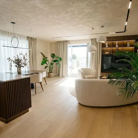 Penthouse Lebada Lake * Бухарест