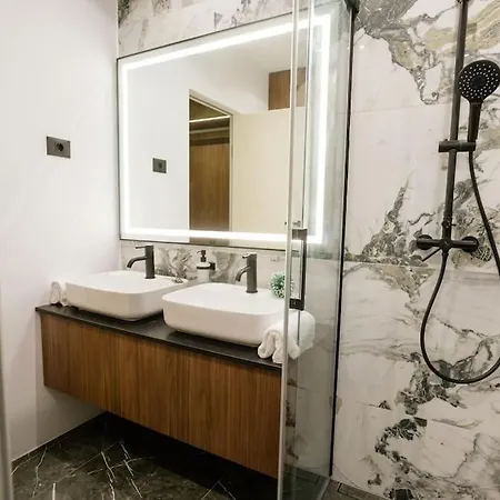 Penthouse Lebada Lake Apartamento