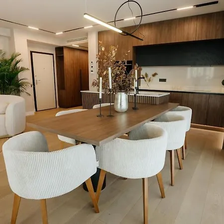 Penthouse Lebada Lake Apartment