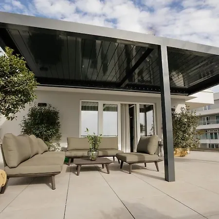 Penthouse Lebada Lake