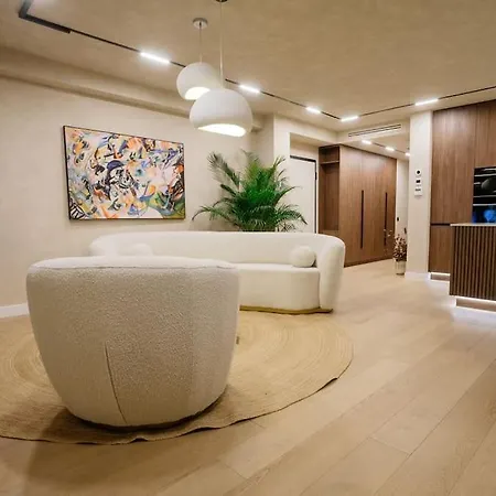 Penthouse Lebada Lake *