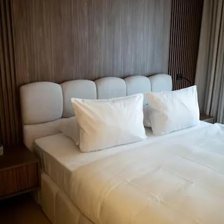 Penthouse Lebada Lake Apartmán Bukurešť