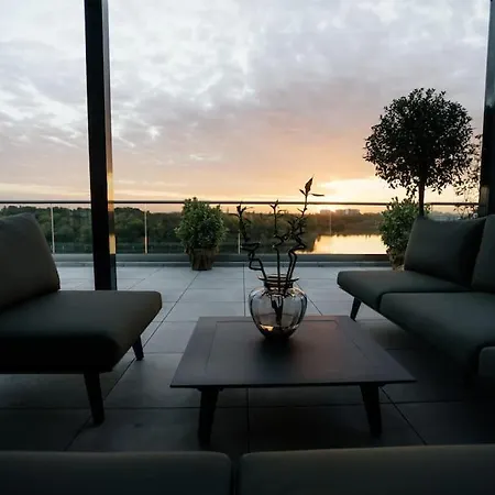 Apartmán Penthouse Lebada Lake Bukurešť