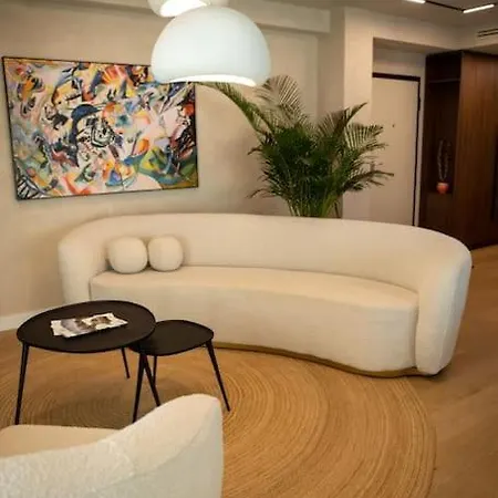 Penthouse Lebada Lake